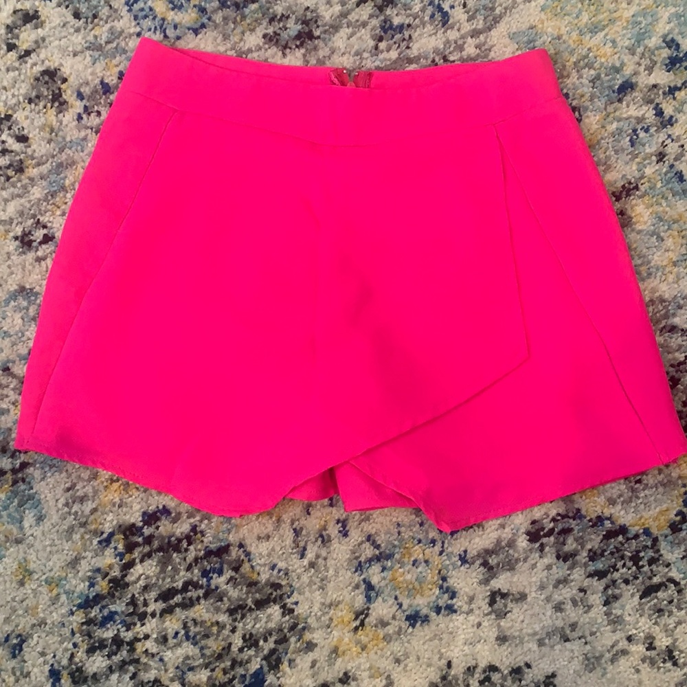 Neon pink skort